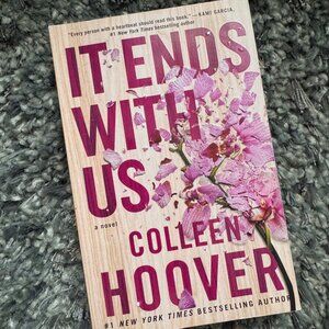 It Ends With Us Colleen Hoover Paperback